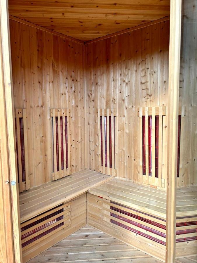 Buddha Style Family House & Jacuzzi & Sauna Near Amsterdam Vijfhuizen Екстериор снимка